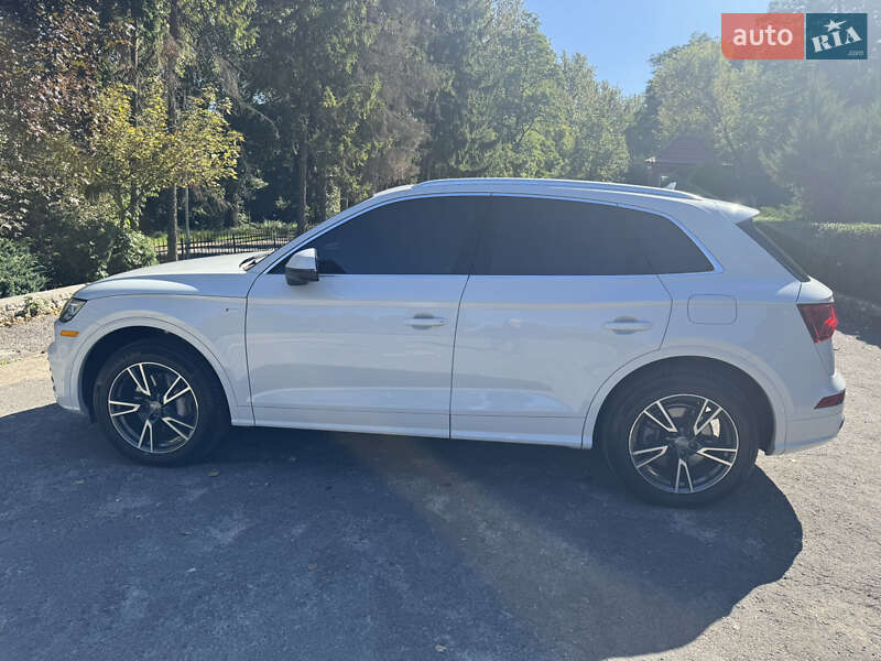 Внедорожник / Кроссовер Audi Q5 2019 в Тернополе
