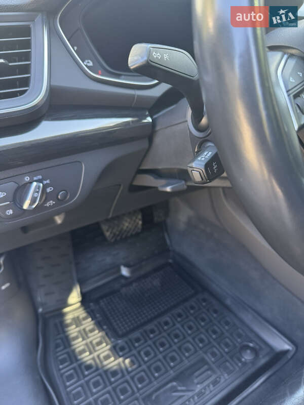 Внедорожник / Кроссовер Audi Q5 2019 в Тернополе