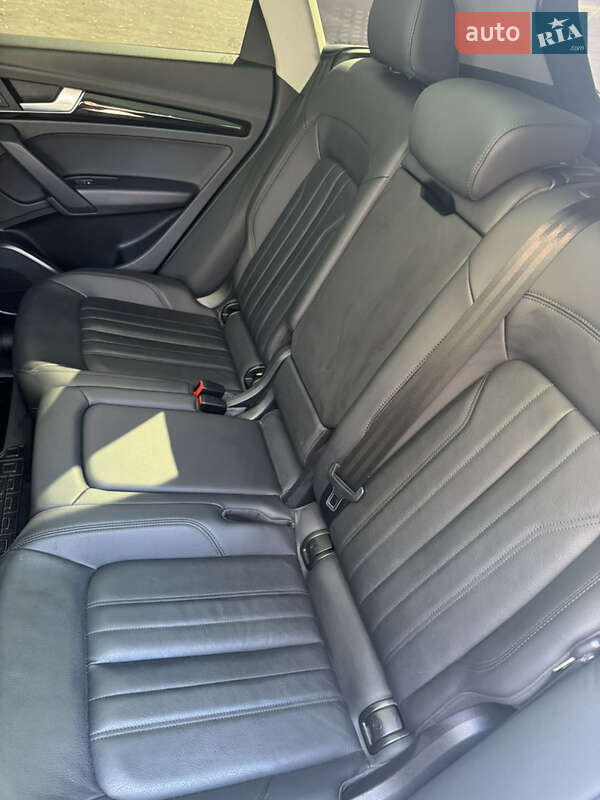 Внедорожник / Кроссовер Audi Q5 2019 в Тернополе