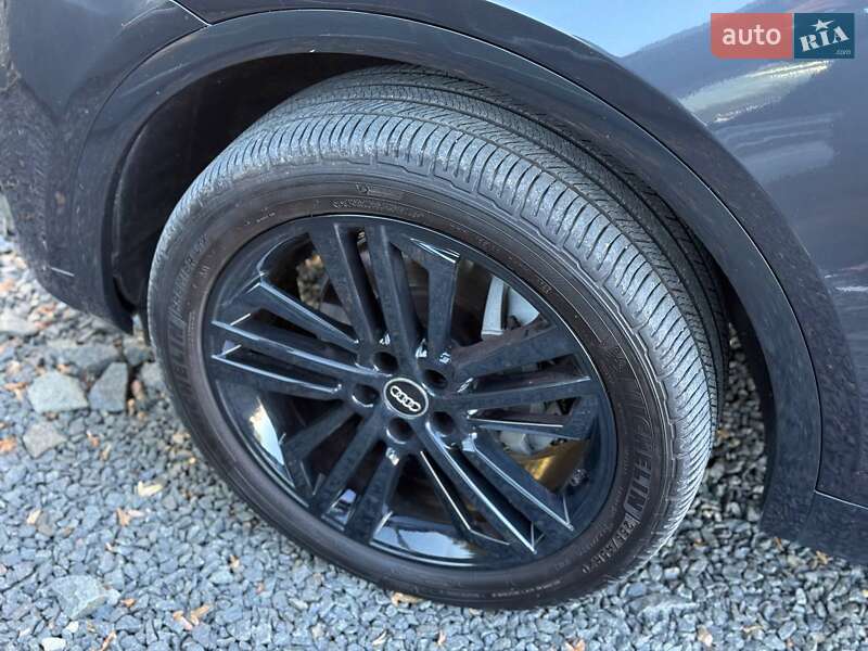 Внедорожник / Кроссовер Audi Q5 2017 в Хмельницком
