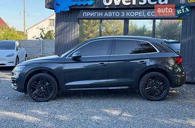 Внедорожник / Кроссовер Audi Q5 2017 в 