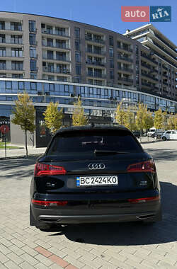 Внедорожник / Кроссовер Audi Q5 2017 в 