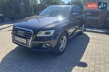 Позашляховик / Кросовер Audi Q5 2016 в Рівному