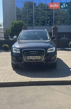 Внедорожник / Кроссовер Audi Q5 2016 в 