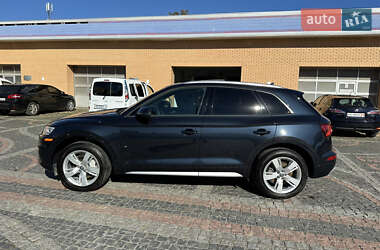 Внедорожник / Кроссовер Audi Q5 2018 в 