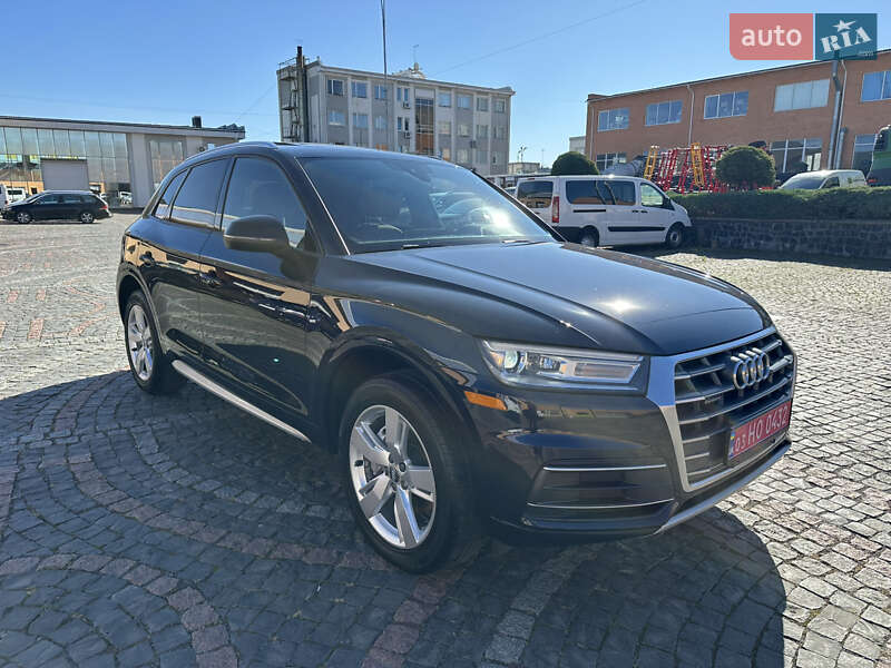 Позашляховик / Кросовер Audi Q5 2018 в Луцьку