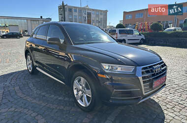 Внедорожник / Кроссовер Audi Q5 2018 в 