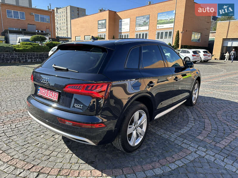 Позашляховик / Кросовер Audi Q5 2018 в Луцьку
