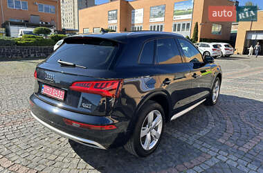 Внедорожник / Кроссовер Audi Q5 2018 в 