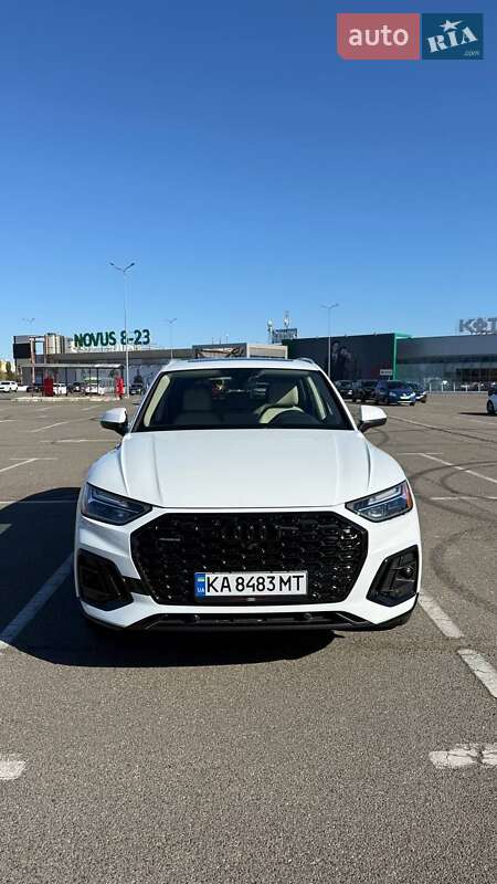 Позашляховик / Кросовер Audi Q5 2021 в 