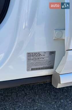 Позашляховик / Кросовер Audi Q5 2021 в 