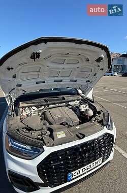 Позашляховик / Кросовер Audi Q5 2021 в 