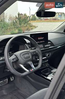 Внедорожник / Кроссовер Audi Q5 2021 в 
