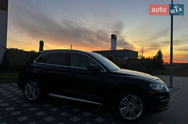 Внедорожник / Кроссовер Audi Q5 2018 в 