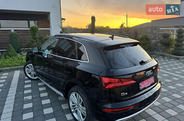 Внедорожник / Кроссовер Audi Q5 2018 в 