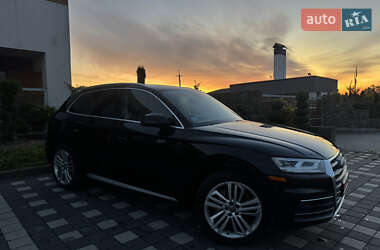 Внедорожник / Кроссовер Audi Q5 2018 в 