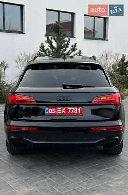 Внедорожник / Кроссовер Audi Q5 2021 в 