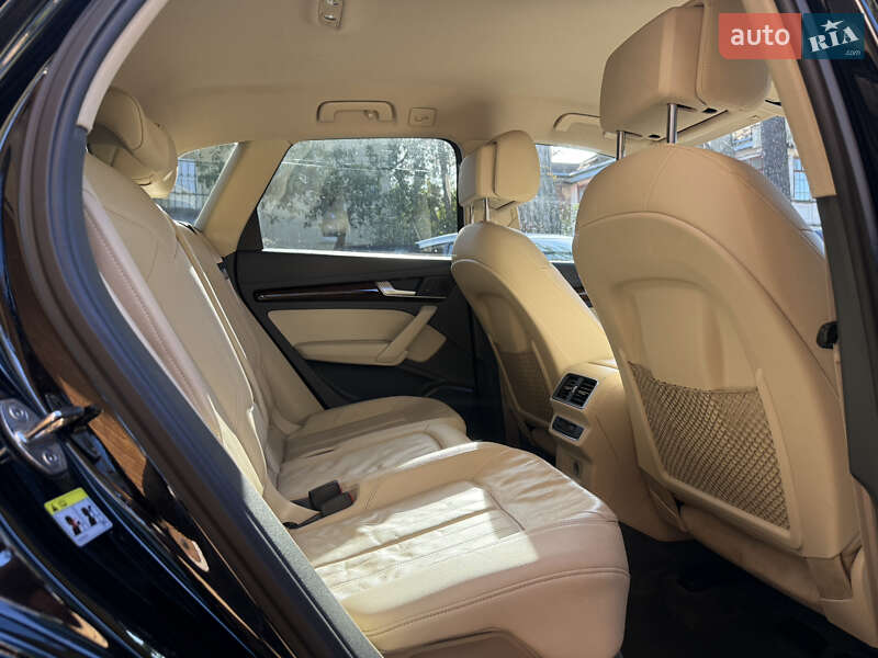 Позашляховик / Кросовер Audi Q5 2018 в Львові