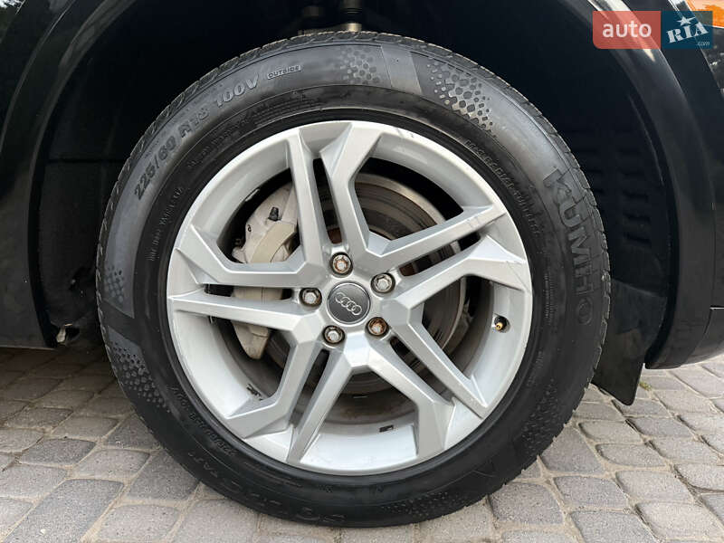 Позашляховик / Кросовер Audi Q5 2018 в Львові