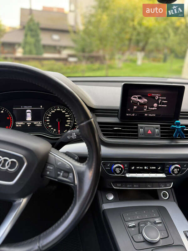 Внедорожник / Кроссовер Audi Q5 2017 в Львове