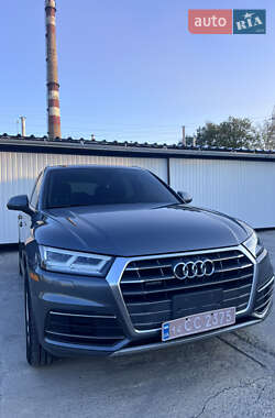 Внедорожник / Кроссовер Audi Q5 2018 в 