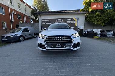 Внедорожник / Кроссовер Audi Q5 2018 в 