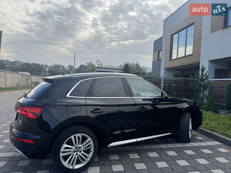Внедорожник / Кроссовер Audi Q5 2018 в Стрые