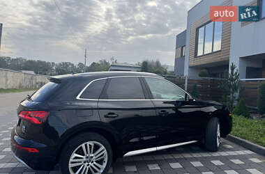 Внедорожник / Кроссовер Audi Q5 2018 в 