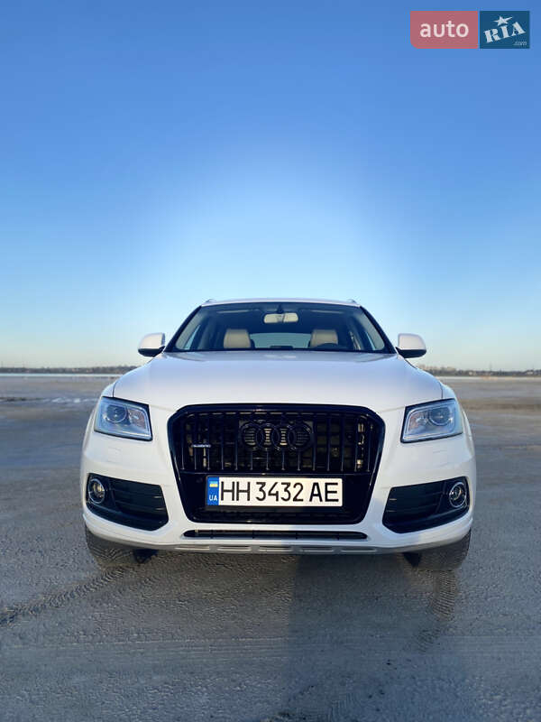 Внедорожник / Кроссовер Audi Q5 2016 в 