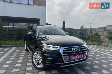 Внедорожник / Кроссовер Audi Q5 2018 в 