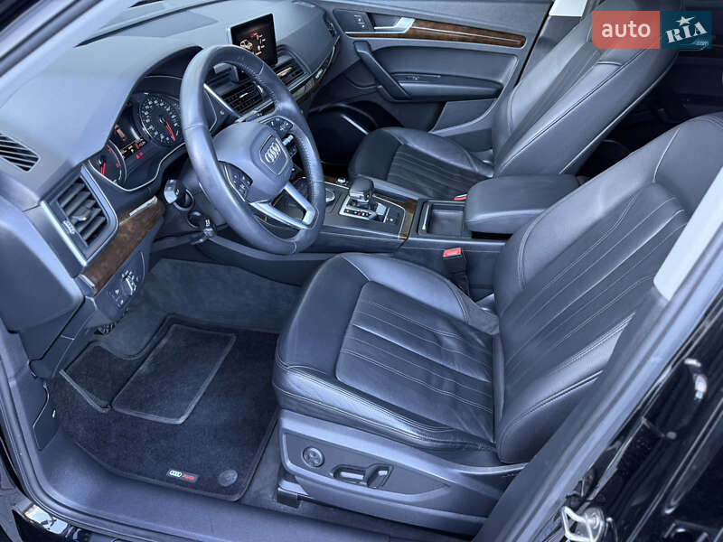 Внедорожник / Кроссовер Audi Q5 2019 в Хмельницком