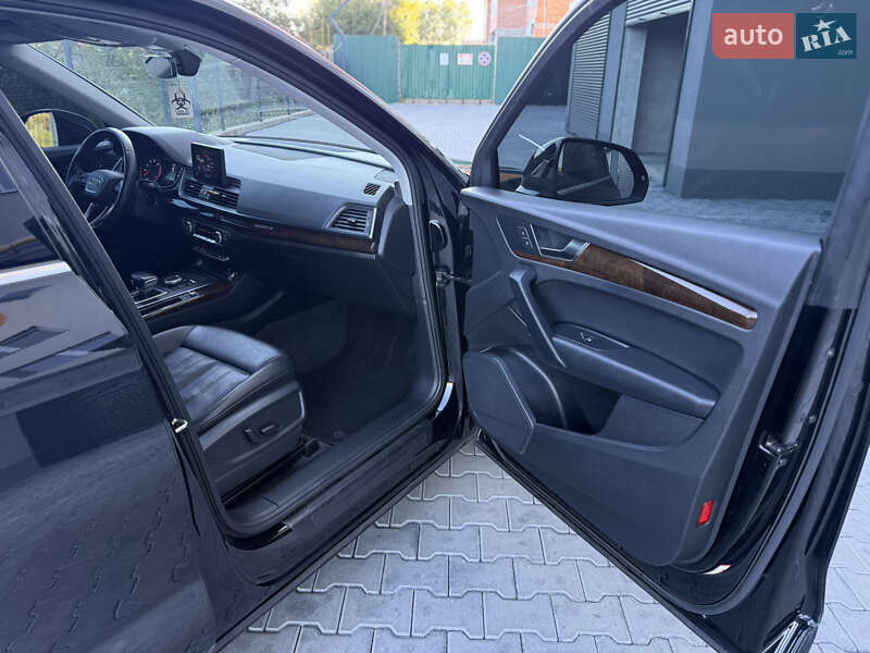 Внедорожник / Кроссовер Audi Q5 2019 в Хмельницком