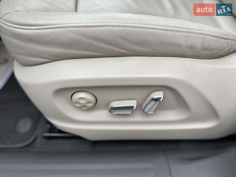 Внедорожник / Кроссовер Audi Q5 2015 в Ровно