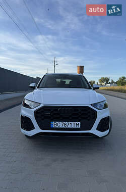 Внедорожник / Кроссовер Audi Q5 2021 в 