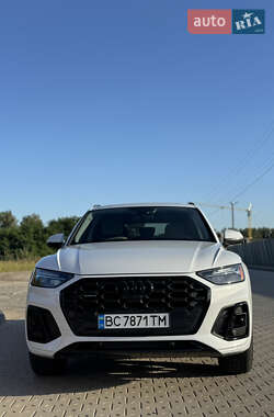Внедорожник / Кроссовер Audi Q5 2021 в 