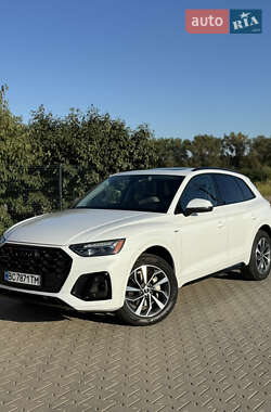 Внедорожник / Кроссовер Audi Q5 2021 в 