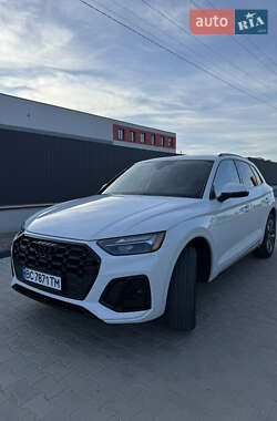 Внедорожник / Кроссовер Audi Q5 2021 в 