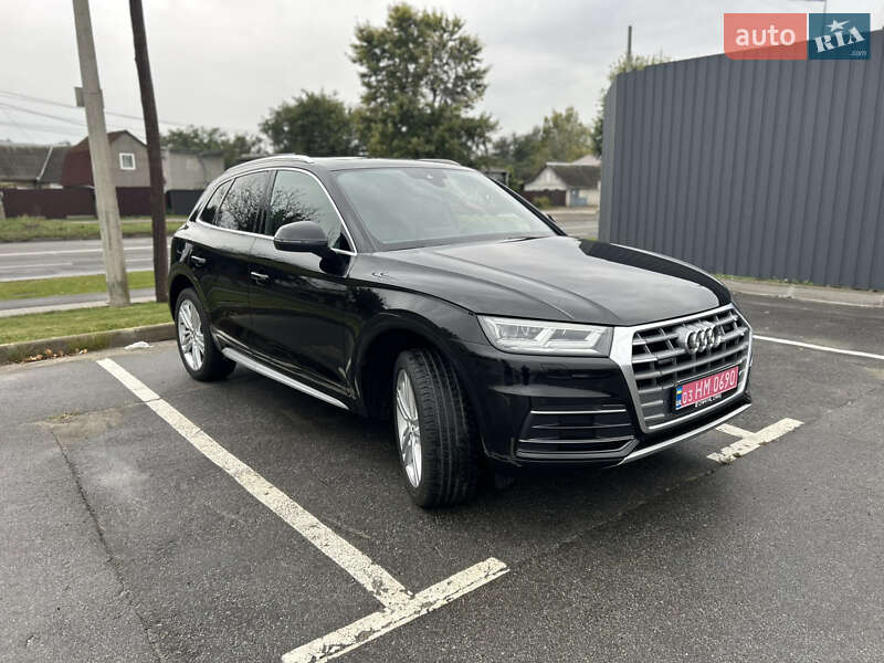 Позашляховик / Кросовер Audi Q5 2017 в Києві