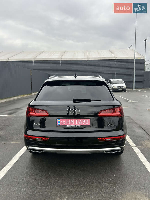 Позашляховик / Кросовер Audi Q5 2017 в Києві