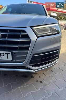 Позашляховик / Кросовер Audi Q5 2017 в Львові
