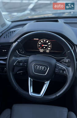 Внедорожник / Кроссовер Audi Q5 2019 в 