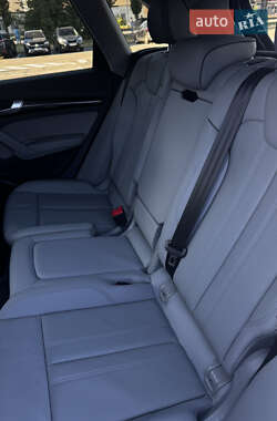 Внедорожник / Кроссовер Audi Q5 2019 в 