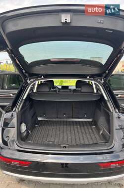 Позашляховик / Кросовер Audi Q5 2019 в  фото 14 Позашляховик / Кросовер Audi Q5 2019 в