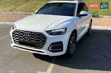 Позашляховик / Кросовер Audi Q5 2021 в 
