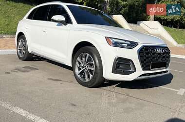 Позашляховик / Кросовер Audi Q5 2021 в 