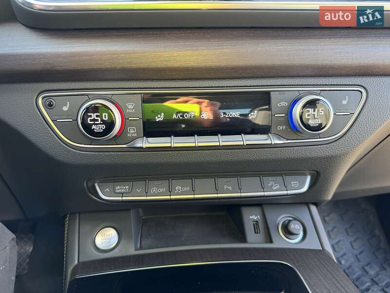 Внедорожник / Кроссовер Audi Q5 2022 в Одессе