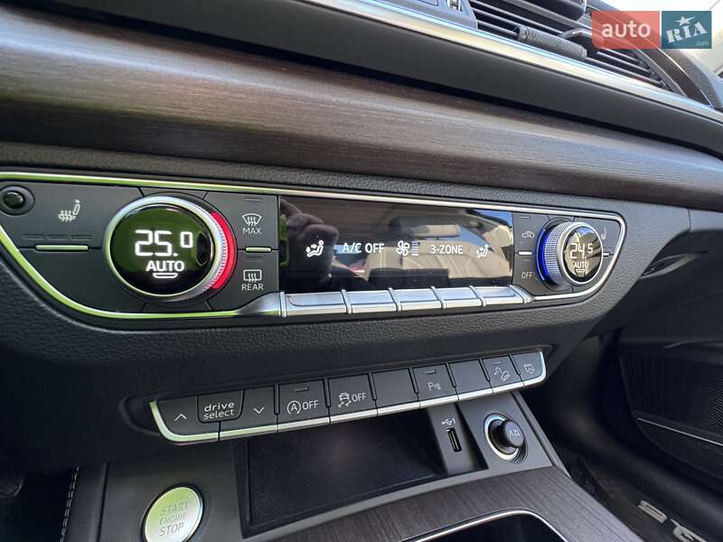 Внедорожник / Кроссовер Audi Q5 2022 в Одессе