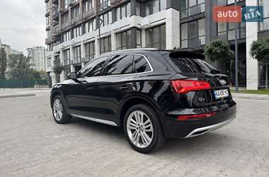 Внедорожник / Кроссовер Audi Q5 2018 в 
