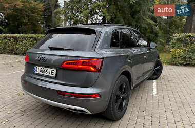 Внедорожник / Кроссовер Audi Q5 2018 в 