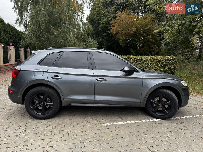 Позашляховик / Кросовер Audi Q5 2018 в Києві